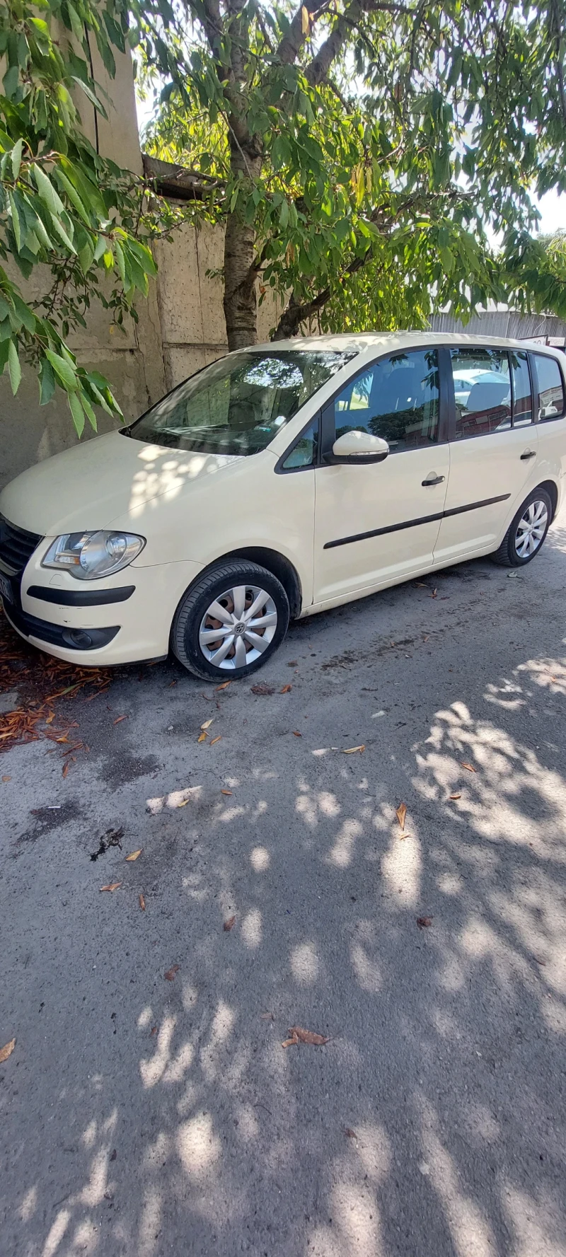 VW Touran, снимка 1 - Автомобили и джипове - 47420040