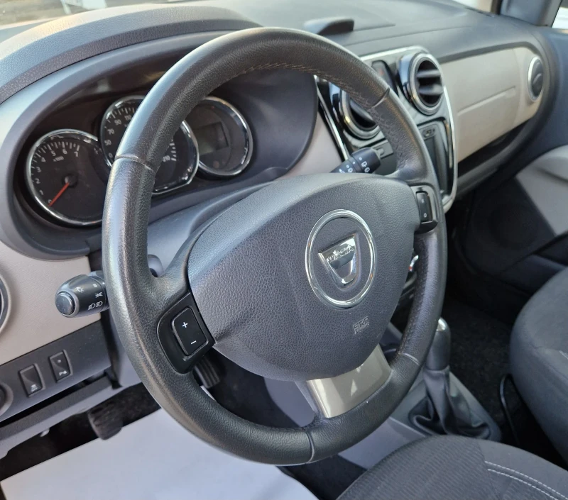 Dacia Lodgy 1.6 ГАЗ 6+ 1, снимка 8 - Автомобили и джипове - 48310979