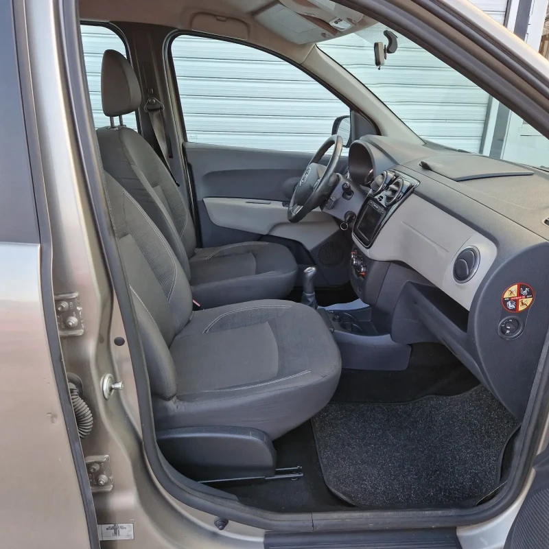 Dacia Lodgy 1.6 ГАЗ 6+ 1, снимка 11 - Автомобили и джипове - 48310979