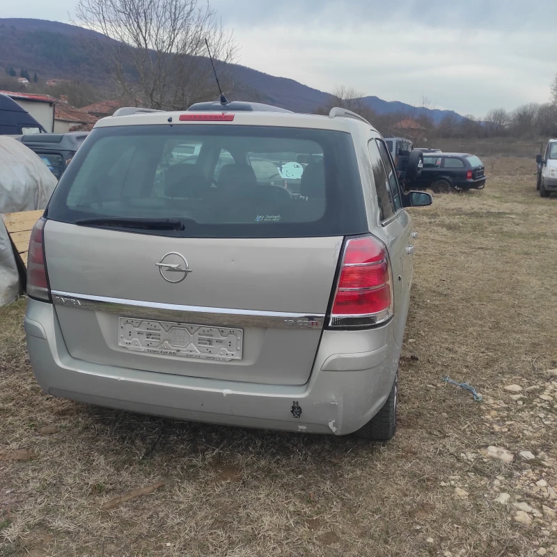 Opel Zafira 1.9d 150ks, снимка 4 - Автомобили и джипове - 48893485