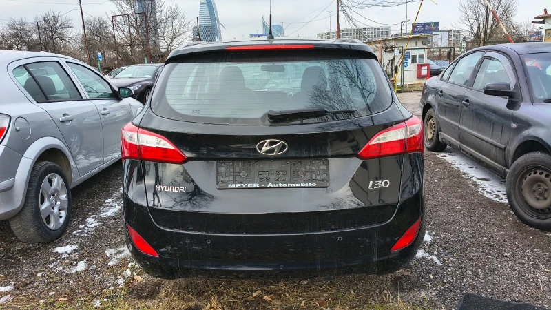 Hyundai I30 1.6 CRDi, снимка 8 - Автомобили и джипове - 51271916
