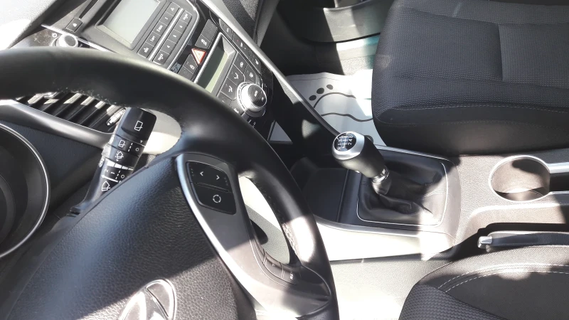 Hyundai I30 1.6 CRDi, снимка 12 - Автомобили и джипове - 51271916