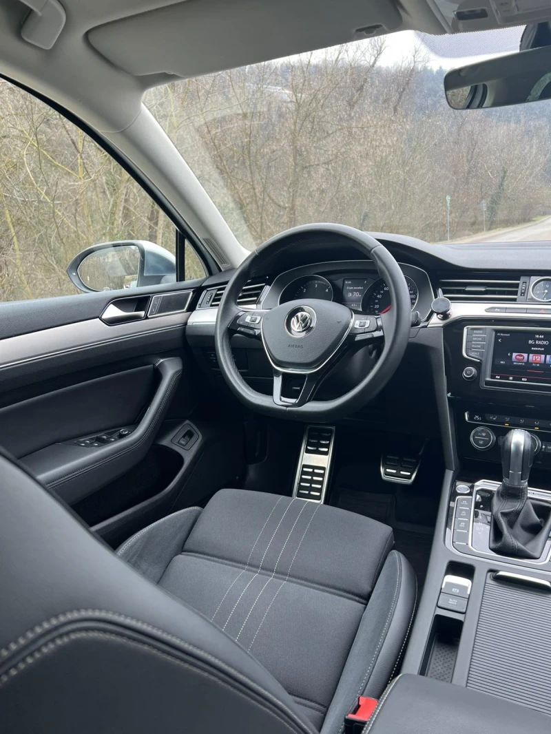 VW Passat 2.0TDI, снимка 9 - Автомобили и джипове - 53400271