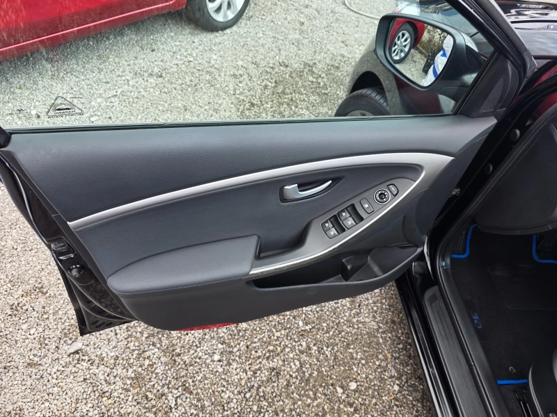 Hyundai I30 1.6CRDI EURO 6 NAVI-FULL!, снимка 14 - Автомобили и джипове - 53406327