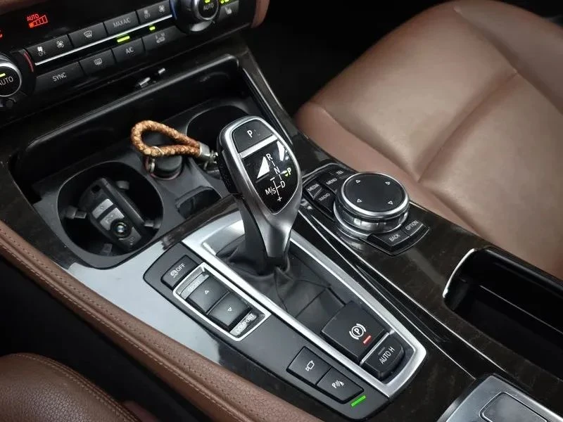 BMW 520, снимка 17 - Автомобили и джипове - 56690253