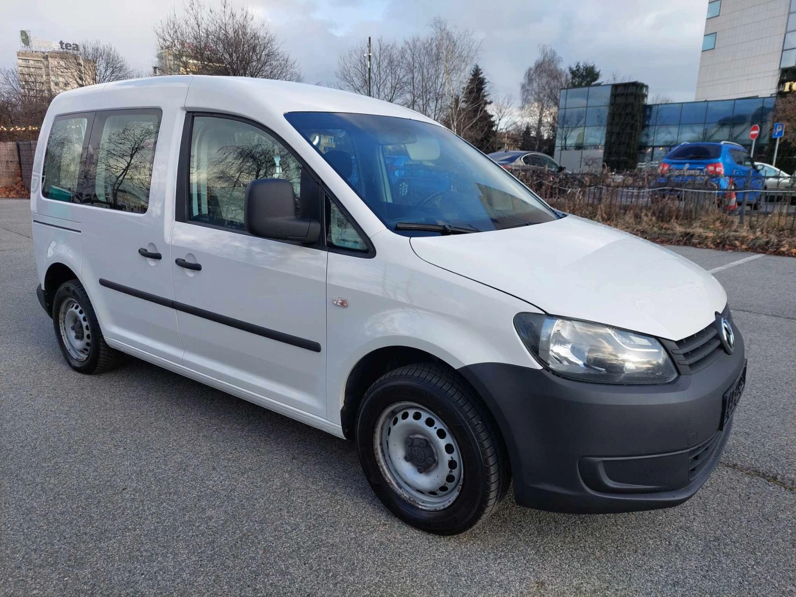 VW Caddy 1,6TDI 75ps 5MECTA - изображение 2