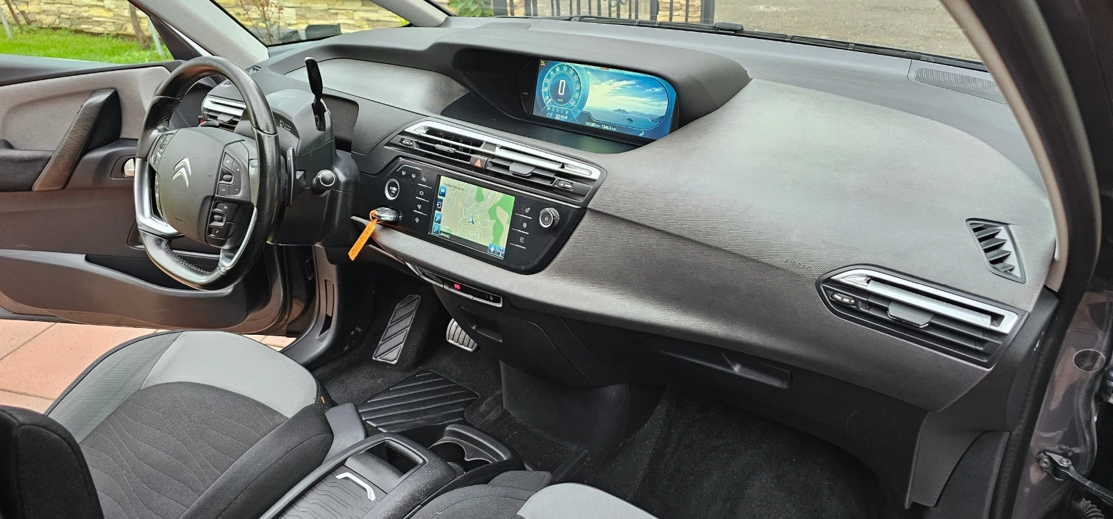 Citroen C4 Picasso 1.6 BLUE HDI AUTOMAT / 165300km  | Mobile.bg — изображение 12