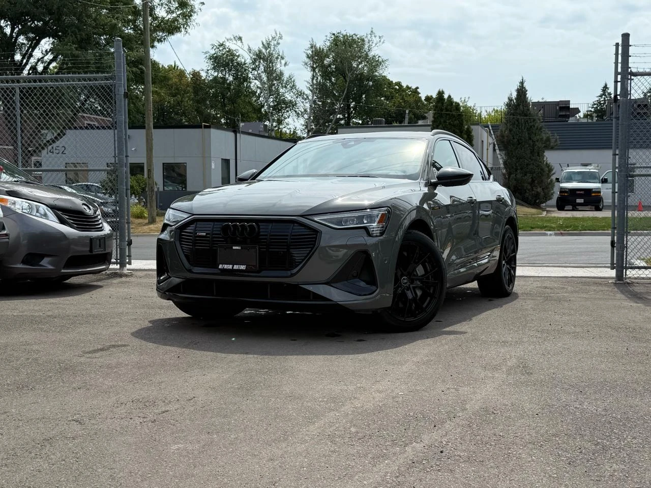 Audi E-Tron Sportback / Technik / S-Line | Mobile.bg   1