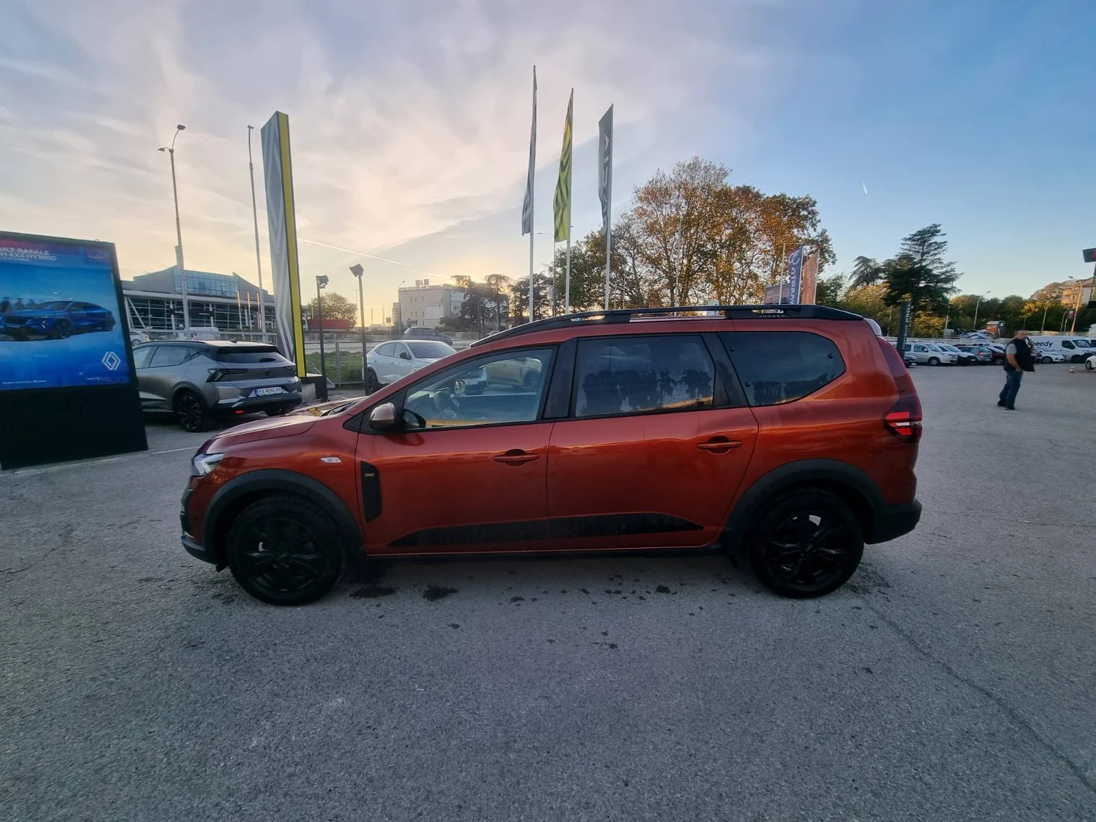 Dacia Jogger Extreme 7 ECO-G 100 - изображение 8