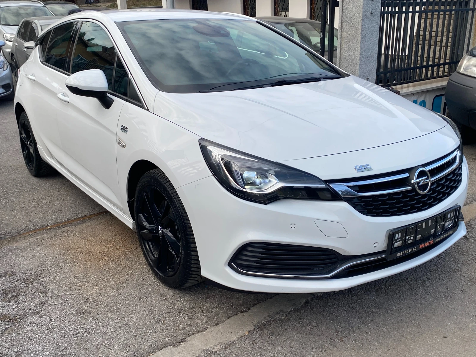 Opel Astra 1.6CDTI-OPC Line-136k.s-FULL LED-NAVI-PDC-EURO6B - изображение 3