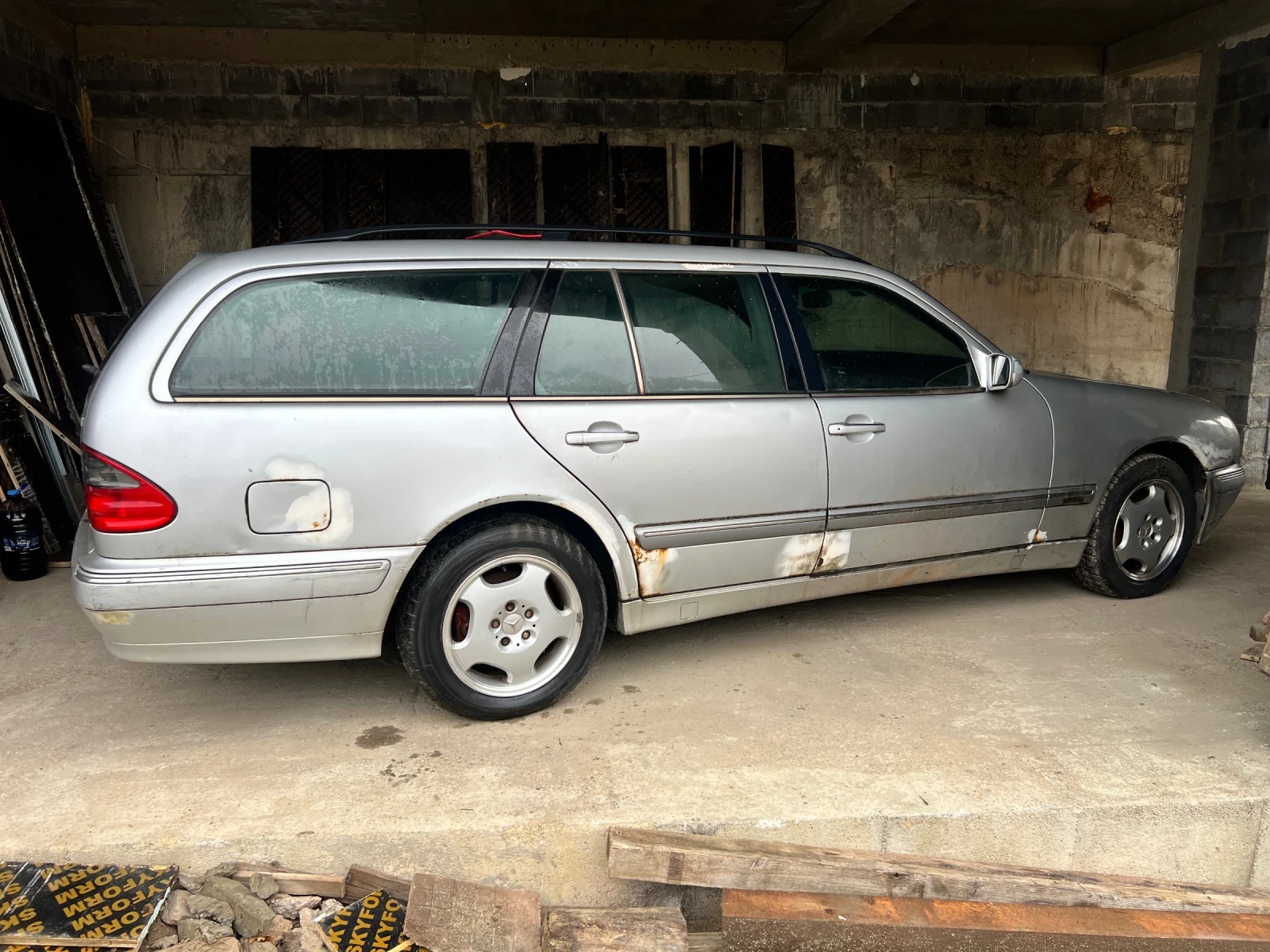 Mercedes-Benz E 220 2.2  CDI 143 к.с  - изображение 2