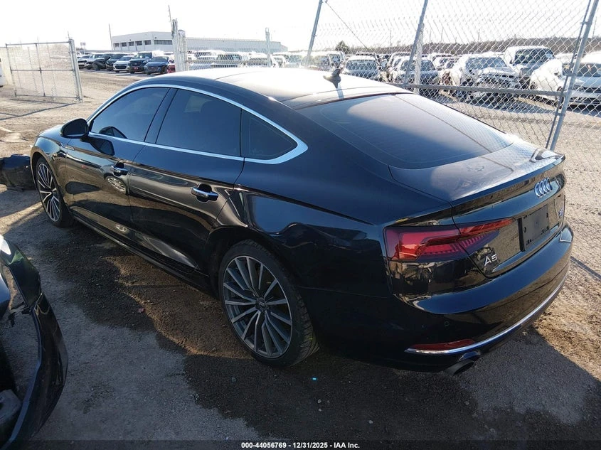 Audi A5 2.0T Premium, снимка 3 - Автомобили и джипове - 53958423
