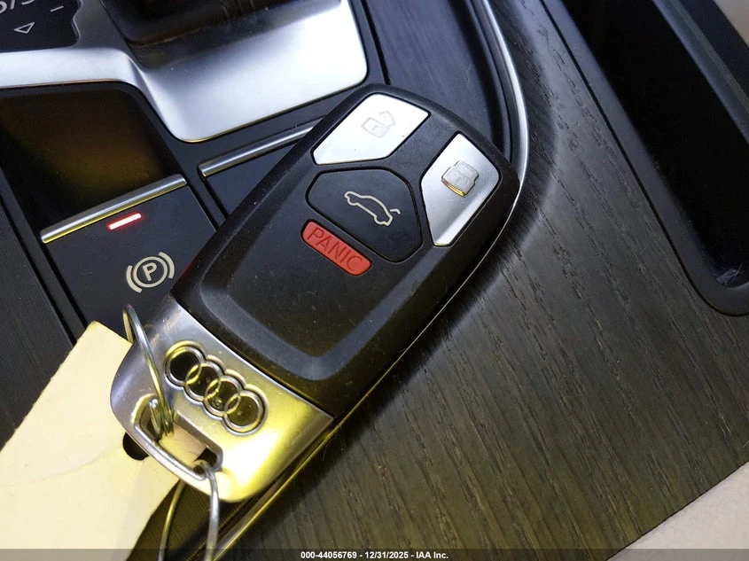 Audi A5 2.0T Premium, снимка 11 - Автомобили и джипове - 53958423