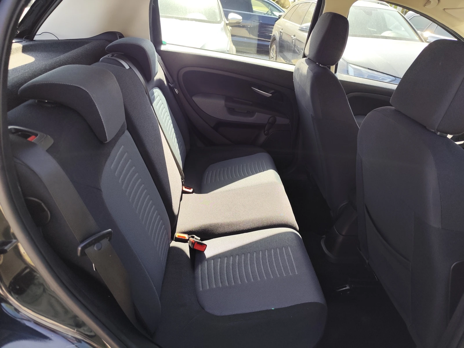 Fiat Punto 1.2i* KLIMA* EURO4* , снимка 10 - Автомобили и джипове - 54225258