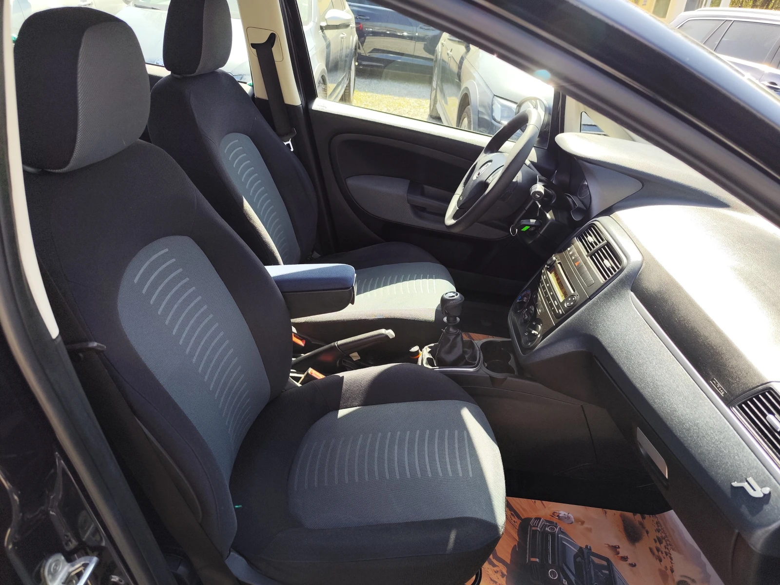 Fiat Punto 1.2i* KLIMA* EURO4* , снимка 11 - Автомобили и джипове - 54225258