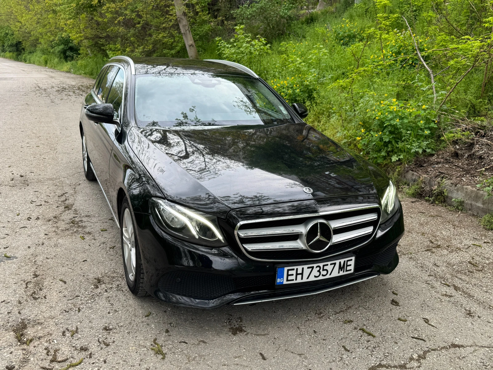 Mercedes-Benz E 220 4-Matic, снимка 2 - Автомобили и джипове - 54363218