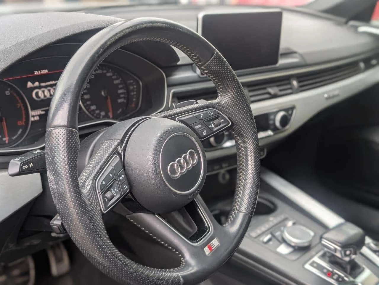 Audi A4 Premium Plus/S Line/Подгрев/Шибедах/360 Кам/Памет, снимка 5 - Автомобили и джипове - 54476895