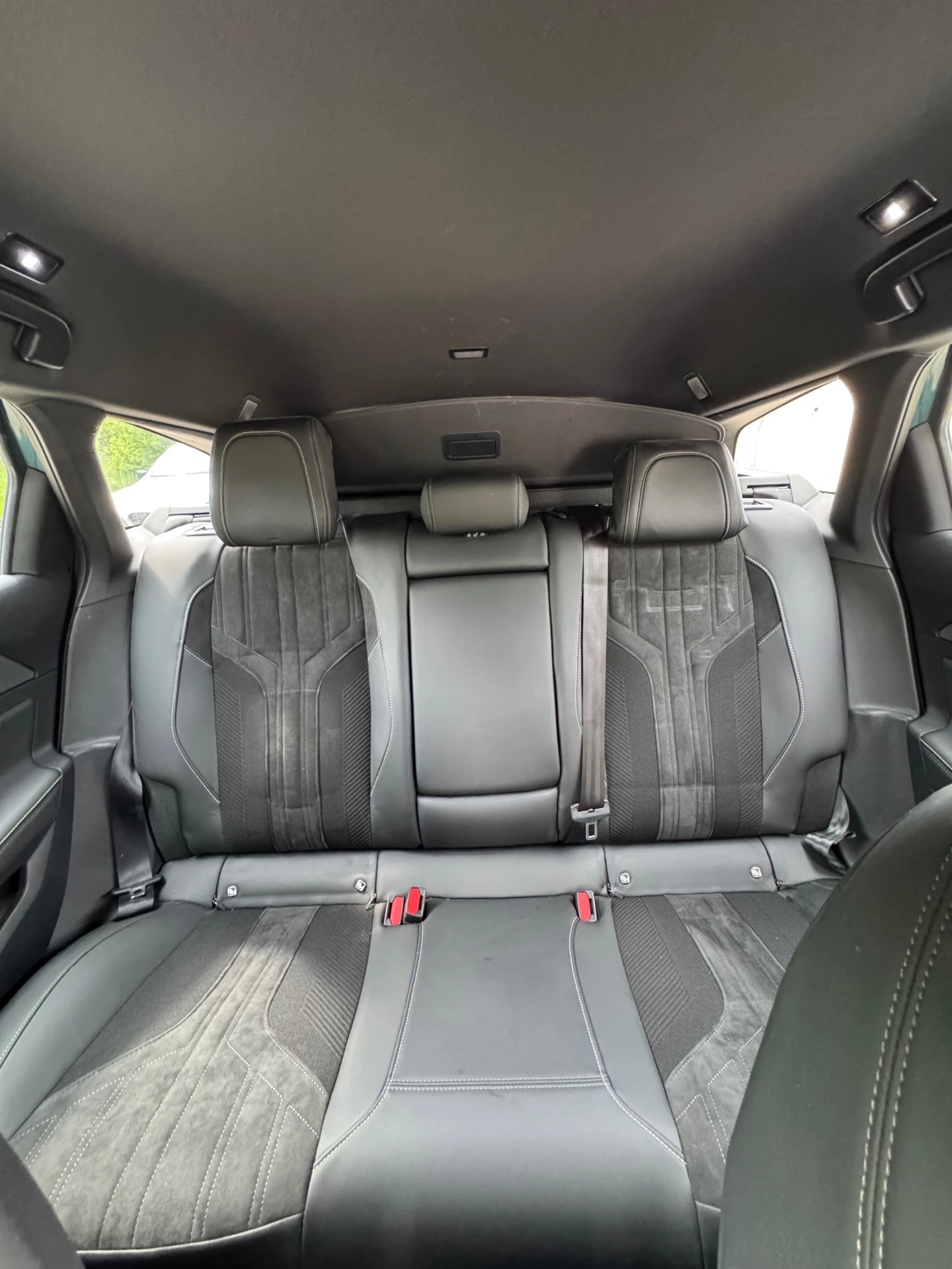 Peugeot 308 GT SW 1.2 PureTech 130 ALCANTARA/MATRIX/ISOFIX, снимка 13 - Автомобили и джипове - 54572513