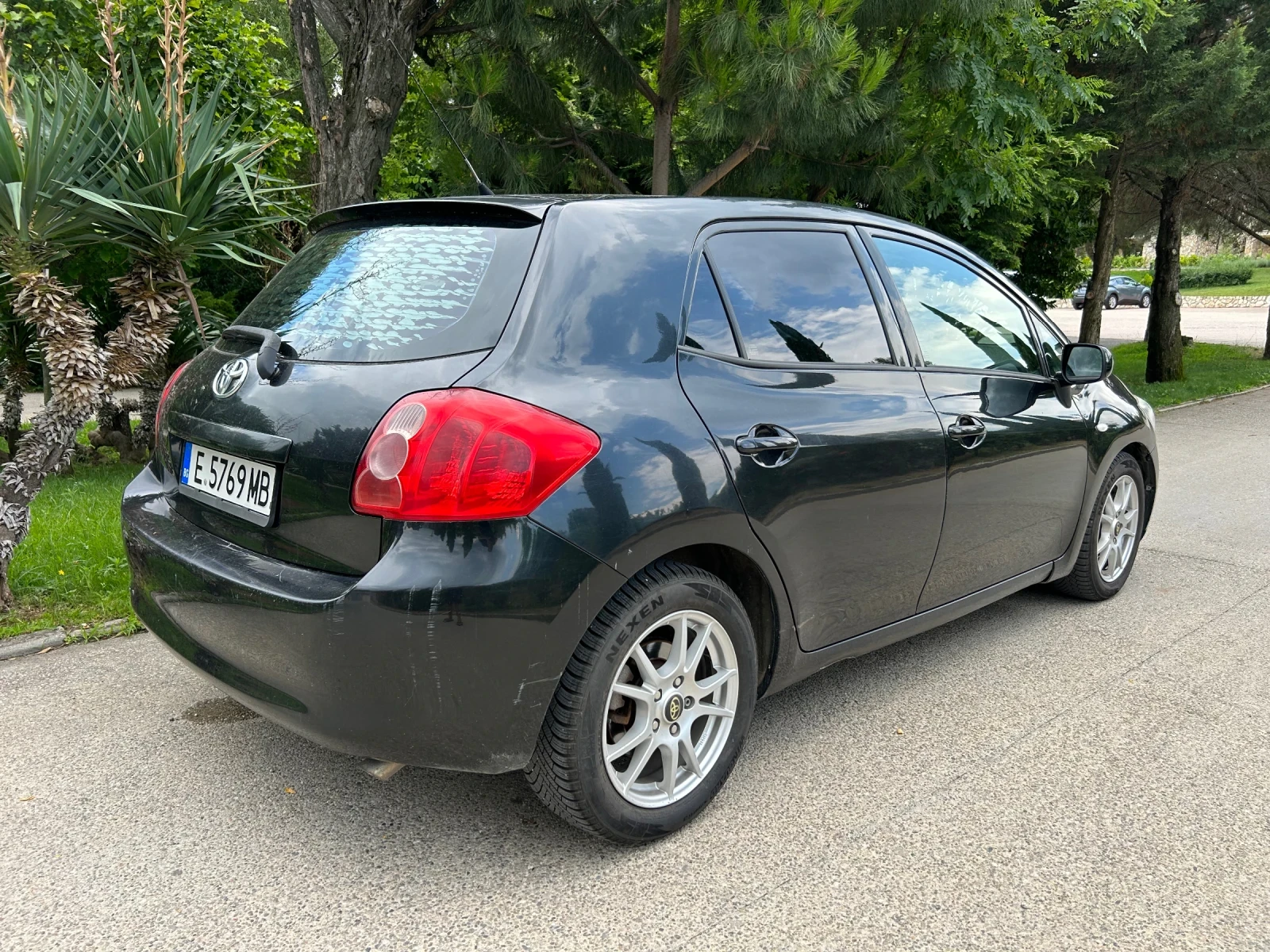 Toyota Auris 2.0d 6ск. , снимка 14 - Автомобили и джипове - 55031243