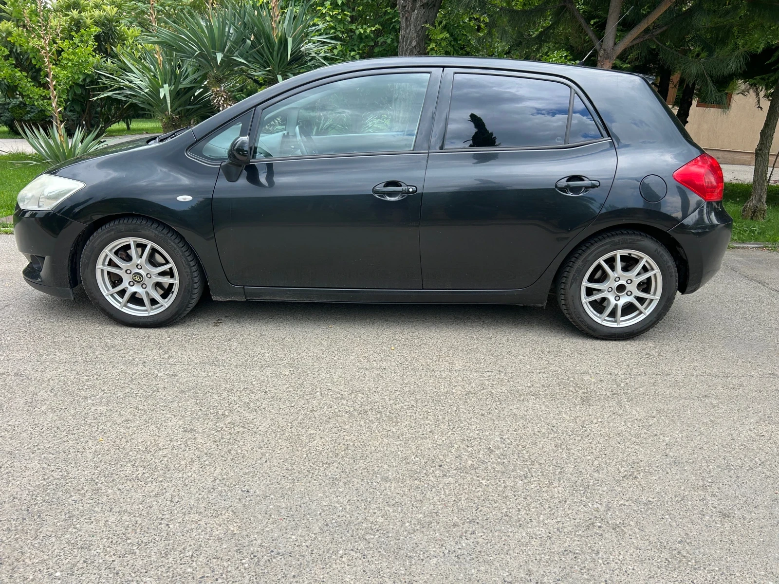 Toyota Auris 2.0d 6ск. , снимка 4 - Автомобили и джипове - 55031243