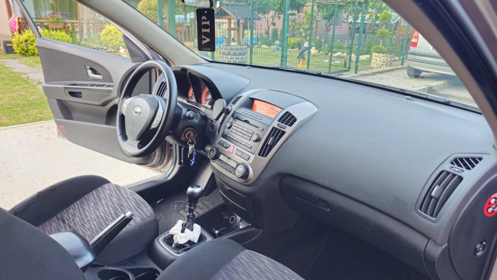 Kia Ceed 1, 6 CRDI, 116 , снимка 12 - Автомобили и джипове - 55093677