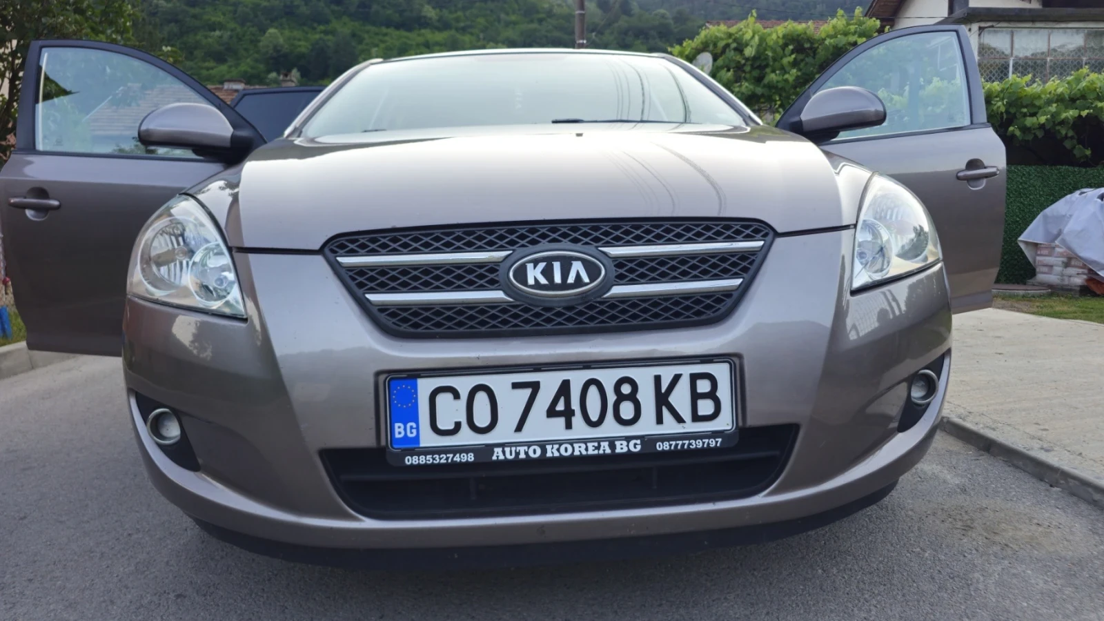Kia Ceed 1, 6 CRDI, 116 , снимка 2 - Автомобили и джипове - 55093677