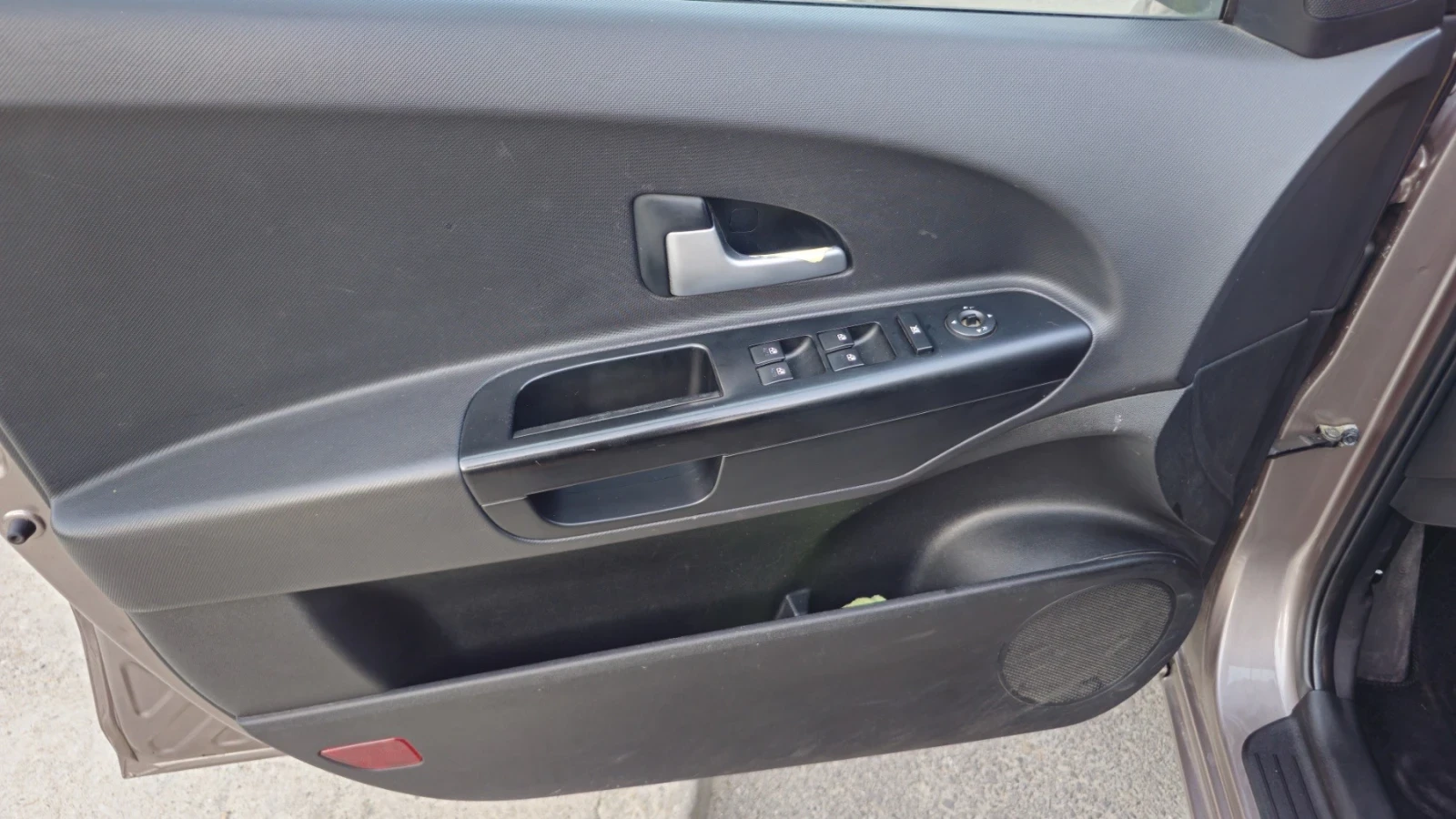 Kia Ceed 1, 6 CRDI, 116 , снимка 5 - Автомобили и джипове - 55093677