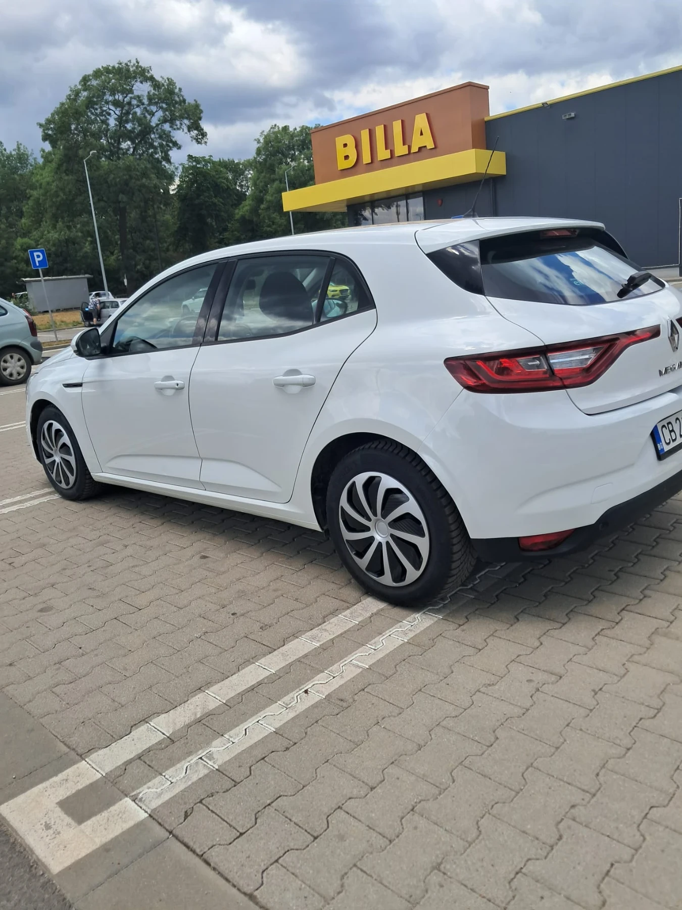 Renault Megane 1.5 dci, снимка 12 - Автомобили и джипове - 55211672