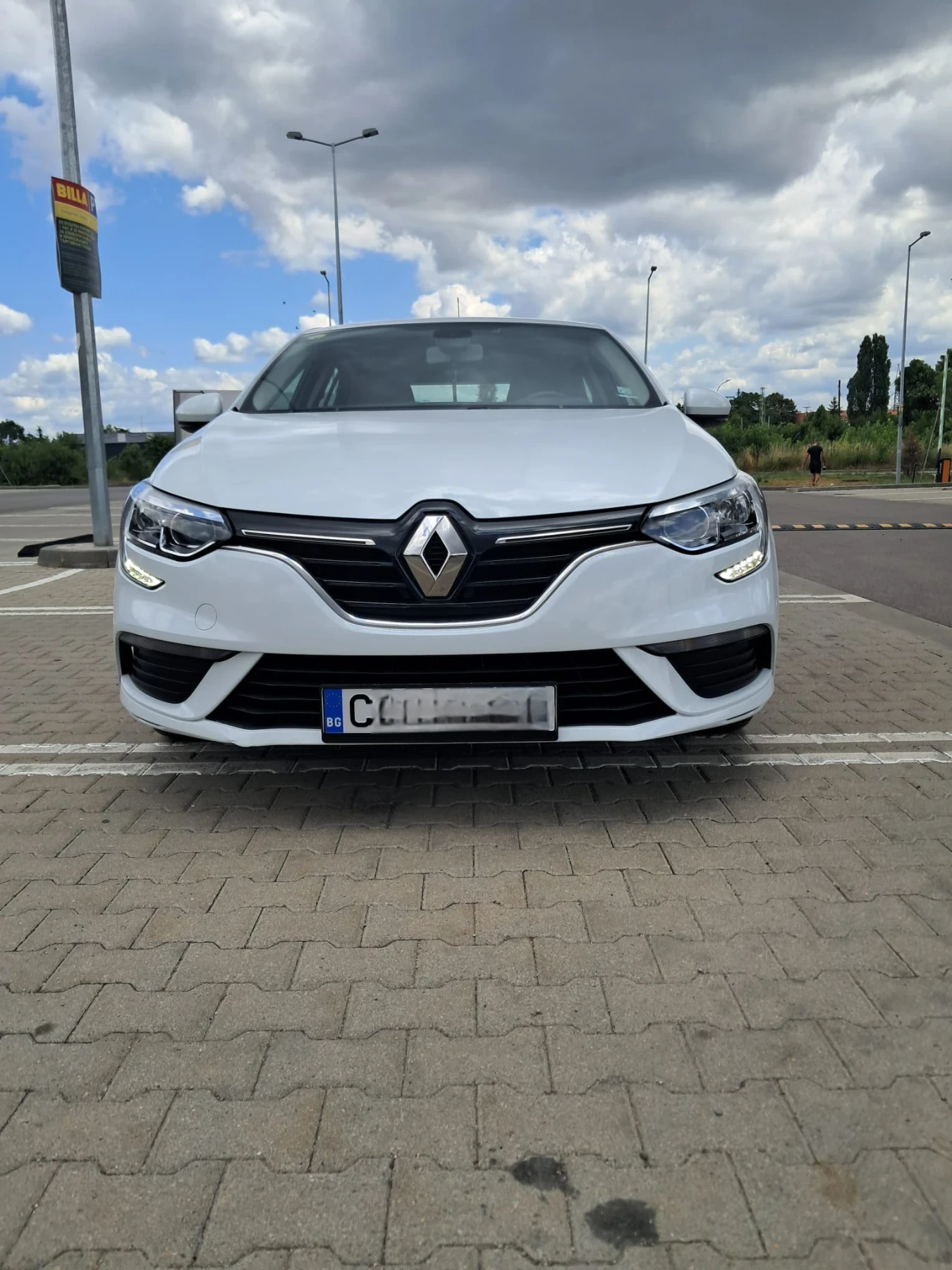 Renault Megane 1.5 dci, снимка 9 - Автомобили и джипове - 55211672