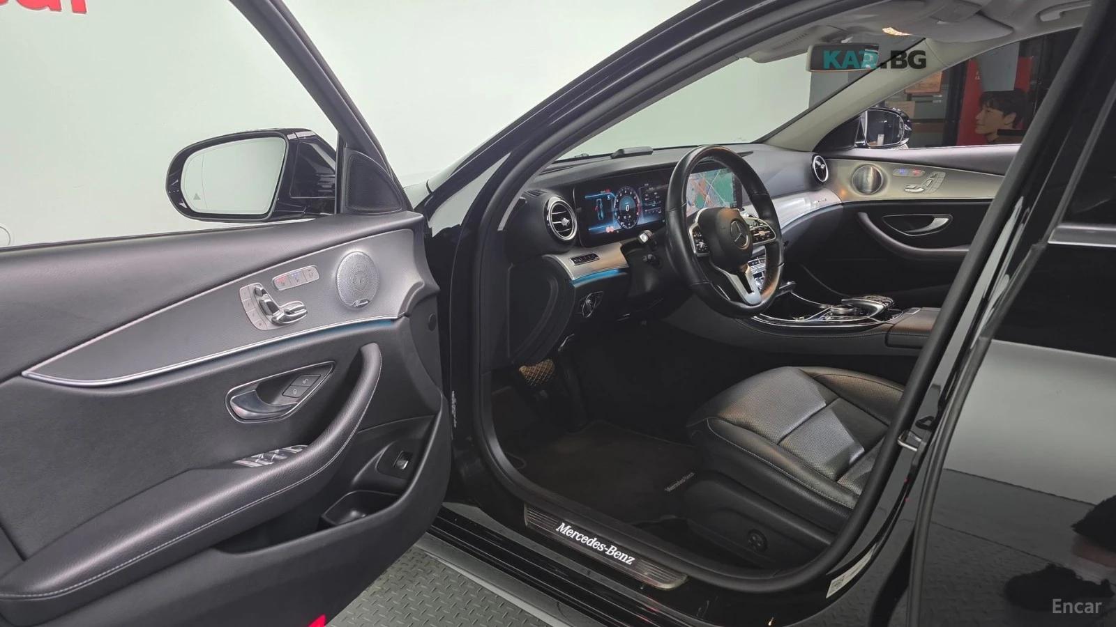 Mercedes-Benz E 300 * AMG* ПОДГРЕВ* ОБДУХВАНЕ* ПАНО* HEAD-UP* 360* BUR, снимка 10 - Автомобили и джипове - 55222733