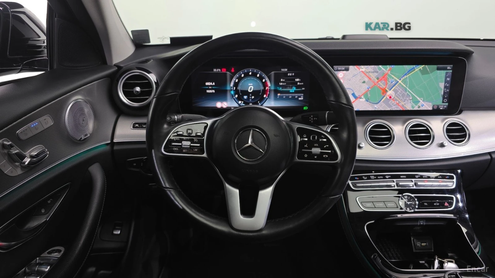 Mercedes-Benz E 300 * AMG* ПОДГРЕВ* ОБДУХВАНЕ* ПАНО* HEAD-UP* 360* BUR, снимка 13 - Автомобили и джипове - 55222733