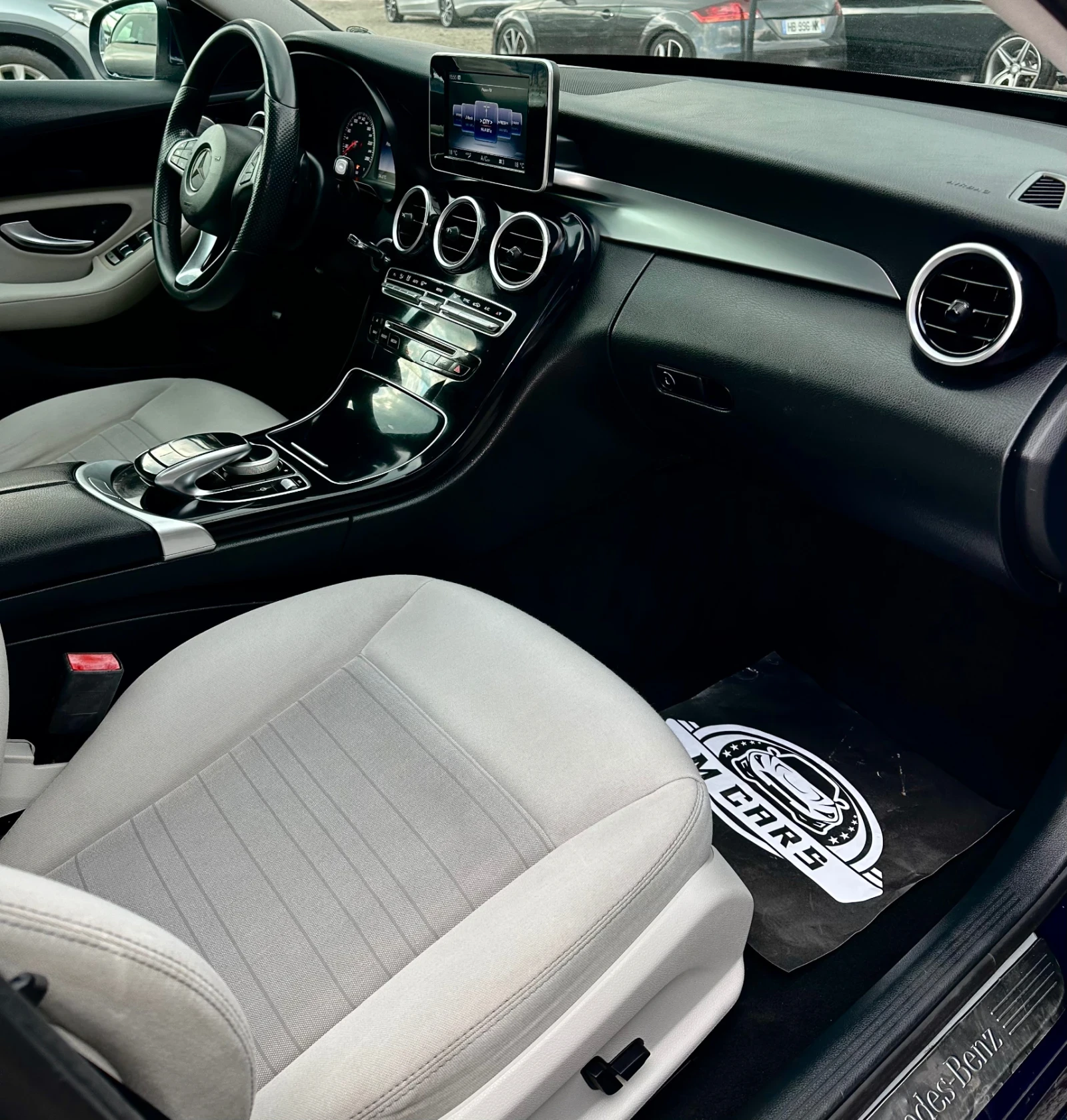 Mercedes-Benz C 220 PANORAMA / KAMERA  / AUTOMATIC , снимка 12 - Автомобили и джипове - 55598987