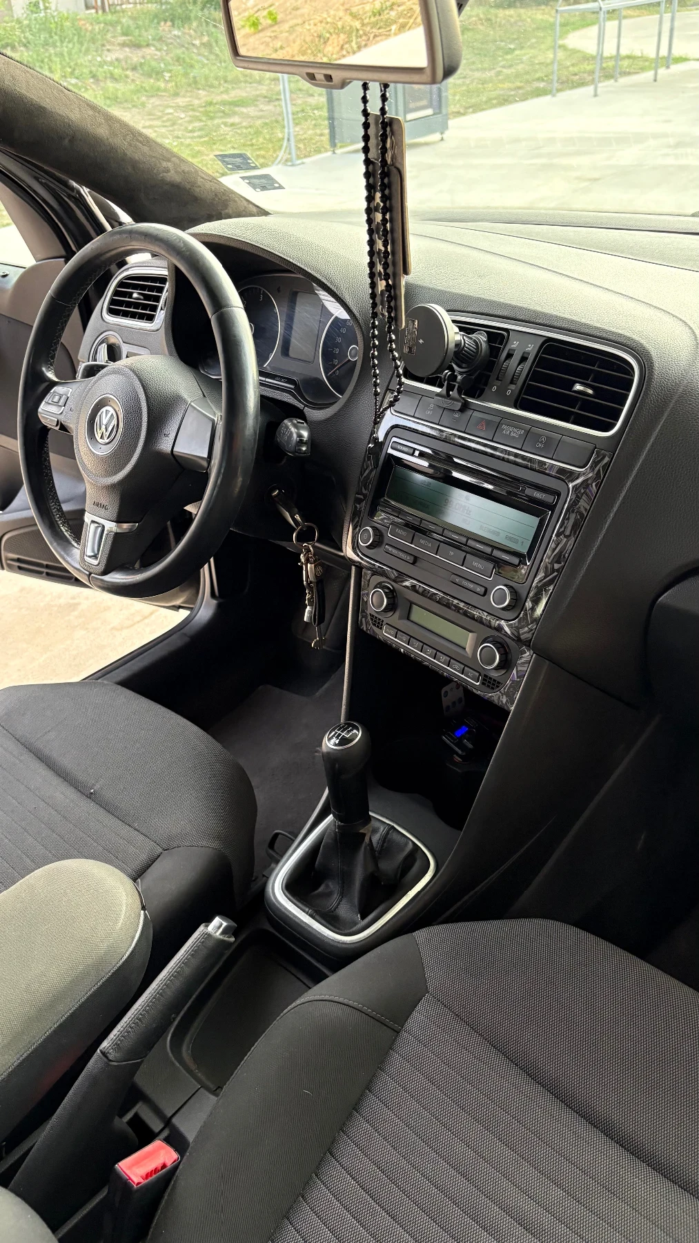 VW Polo 1.6TDI, снимка 10 - Автомобили и джипове - 55599345