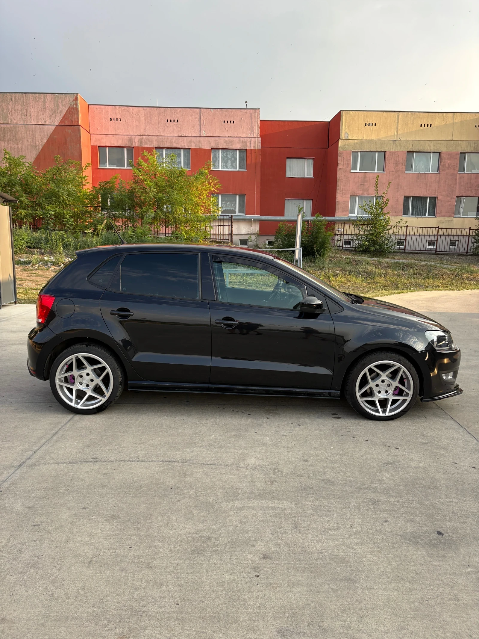 VW Polo 1.6TDI, снимка 4 - Автомобили и джипове - 55599345