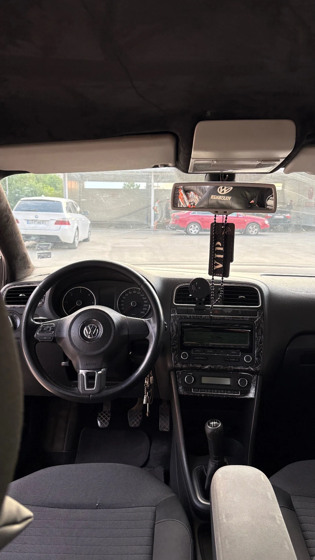 VW Polo 1.6TDI, снимка 11 - Автомобили и джипове - 55599345