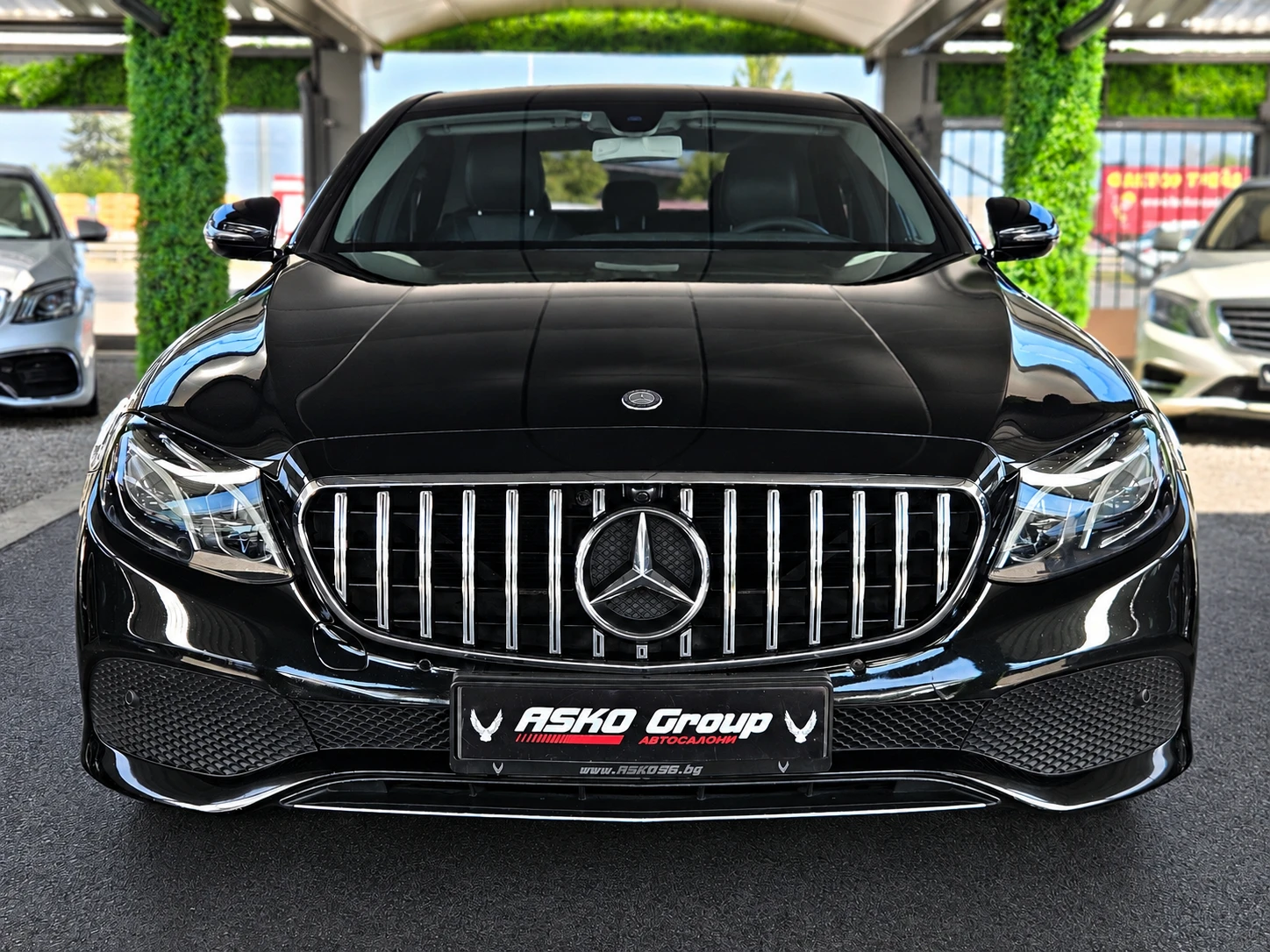 Mercedes-Benz E 220 ! AMG/GERMANY/180CAMERA/AMBI/ПОДГРЕВ/PARK PILOT/LI, снимка 2 - Автомобили и джипове - 55751840