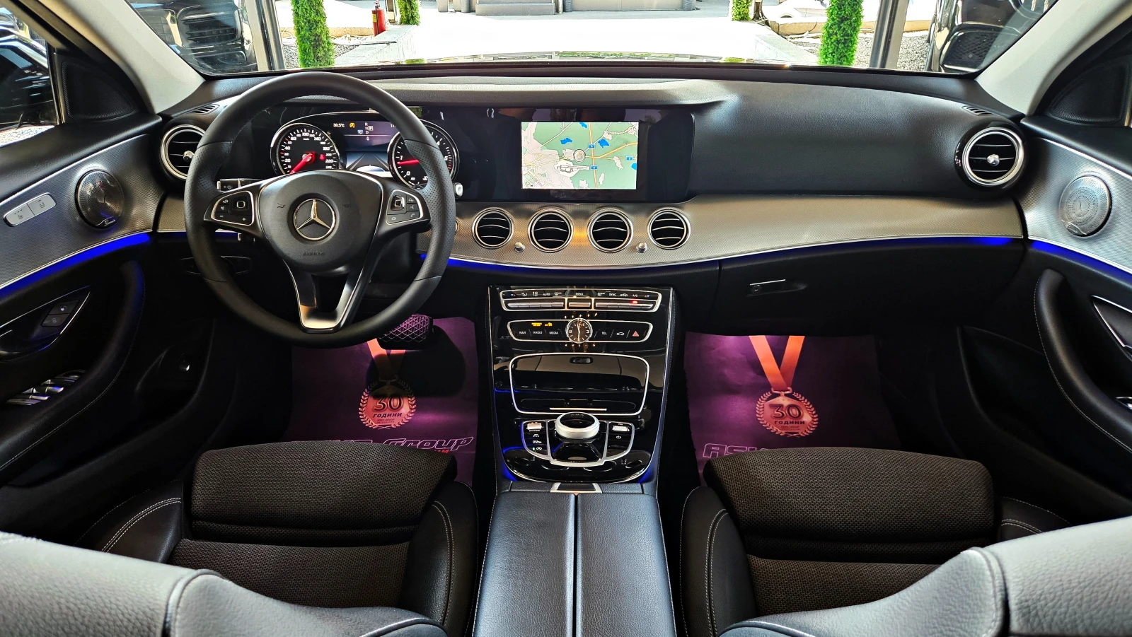 Mercedes-Benz E 220 AMG/GERMANY/180CAMERA/AMBI/ПОДГРЕВ/PARK PILOT/LIZI, снимка 9 - Автомобили и джипове - 55751840