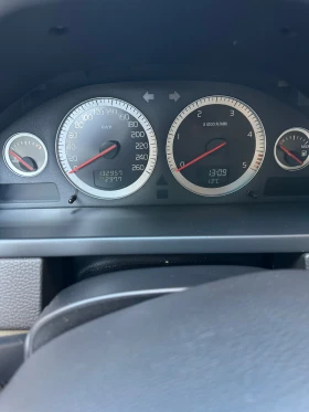 Обява за продажба на Volvo Xc90 D5, първи собственик, 7места ~25 999 лв. - изображение 10 | Auto.bg Обява за продажба на Volvo Xc90 D5, първи собственик, 7места ~25 999 лв. - изображение 10