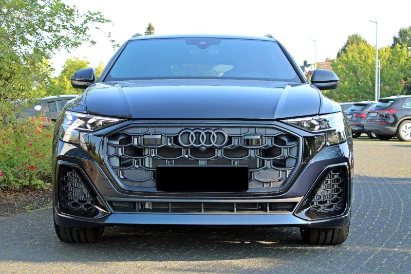 Audi Q8 55 TFSI Quattro = S-line= Black Optic Plus Гаранци, снимка 1 - Автомобили и джипове - 47367806