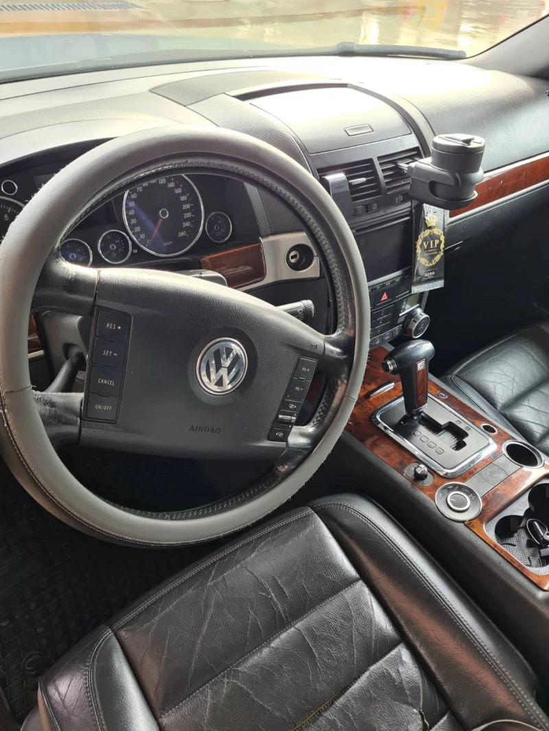 VW Touareg 3.2, снимка 9 - Автомобили и джипове - 48471170