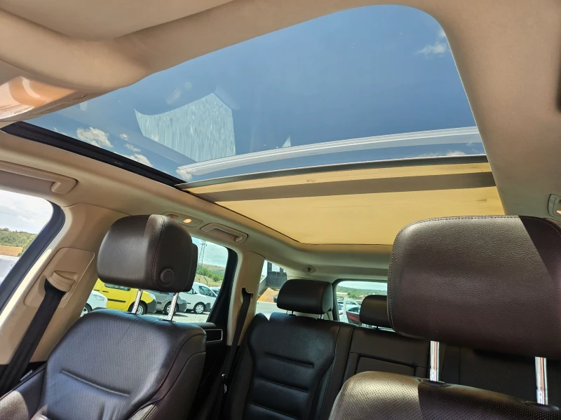VW Touareg 3.0TDI* FULL* , снимка 16 - Автомобили и джипове - 51935192