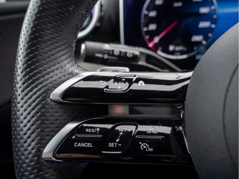 Mercedes-Benz GLC 300 AMG/313HP/4MATIC/MEMO/CAM/LED/NAVI/DIGI/AMBI/204G, снимка 6 - Автомобили и джипове - 51484552