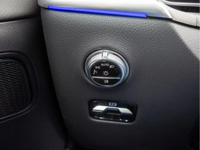 Mercedes-Benz GLC 300 AMG/313HP/4MATIC/MEMO/CAM/LED/NAVI/DIGI/AMBI/204G, снимка 10 - Автомобили и джипове - 51484552