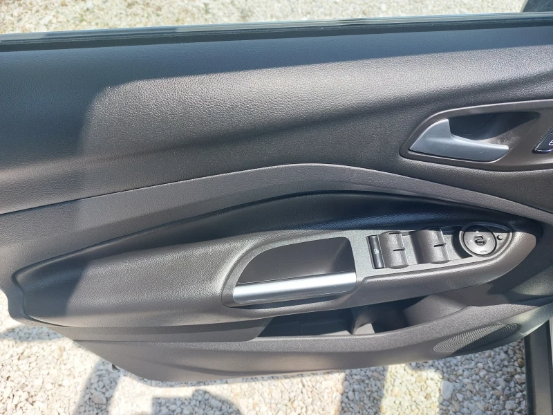 Ford Kuga, снимка 15 - Автомобили и джипове - 52450579