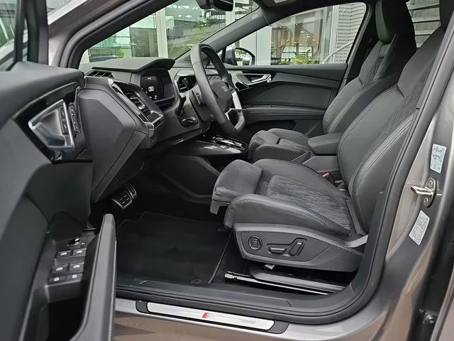 Audi Q4 SB/50e-TRON/299HP/MATRIX/NAVI/HUD/DIGITAL/LED/721f - изображение 8