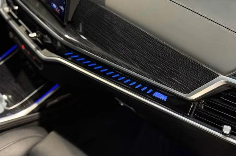 BMW X7 M60i Mild Hybrid xDrive Shadow Line Individual, снимка 13 - Автомобили и джипове - 53646278