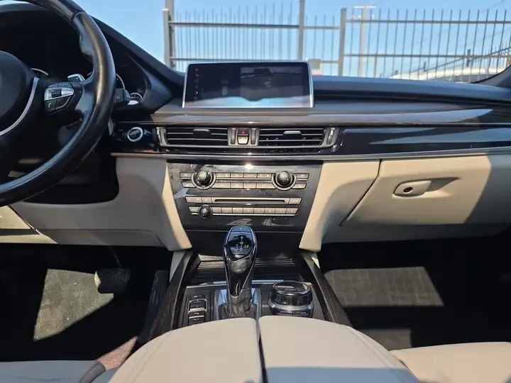 BMW X5 XDrive35i M-Sport * 360 CAM* ROOF* DRIVER AS* CARF, снимка 13 - Автомобили и джипове - 54812809