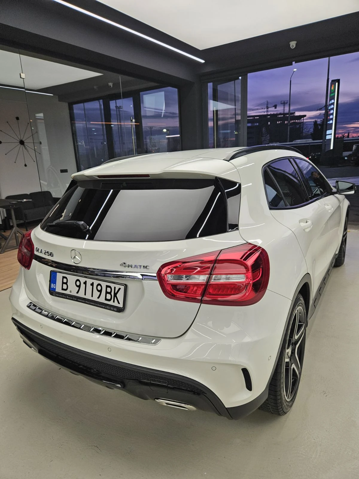 Mercedes-Benz GLA 250 4-Matic AMG * NIGHT EDITION - изображение 4