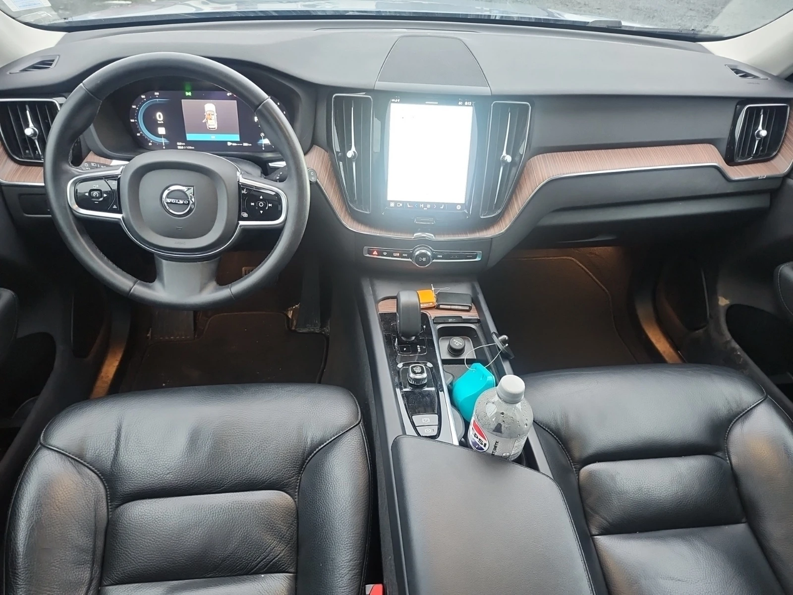 Volvo XC60 PLUS DARK THEME * Carfax *  - изображение 5