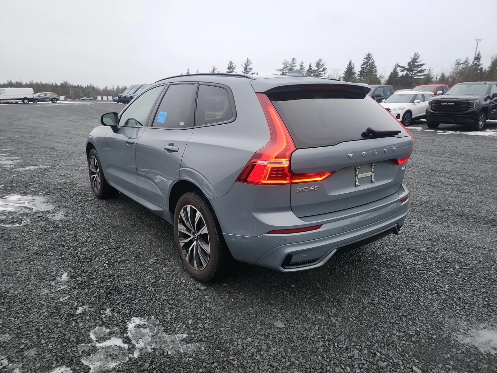 Volvo XC60 PLUS DARK THEME * Carfax *  - изображение 3